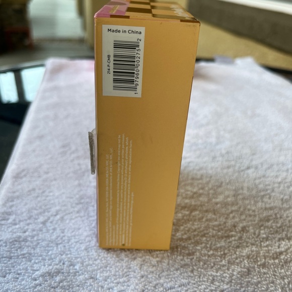 MVMT AirPod pro soft shell protective casa. Gingham plaid. NWT - Picture 4 of 9